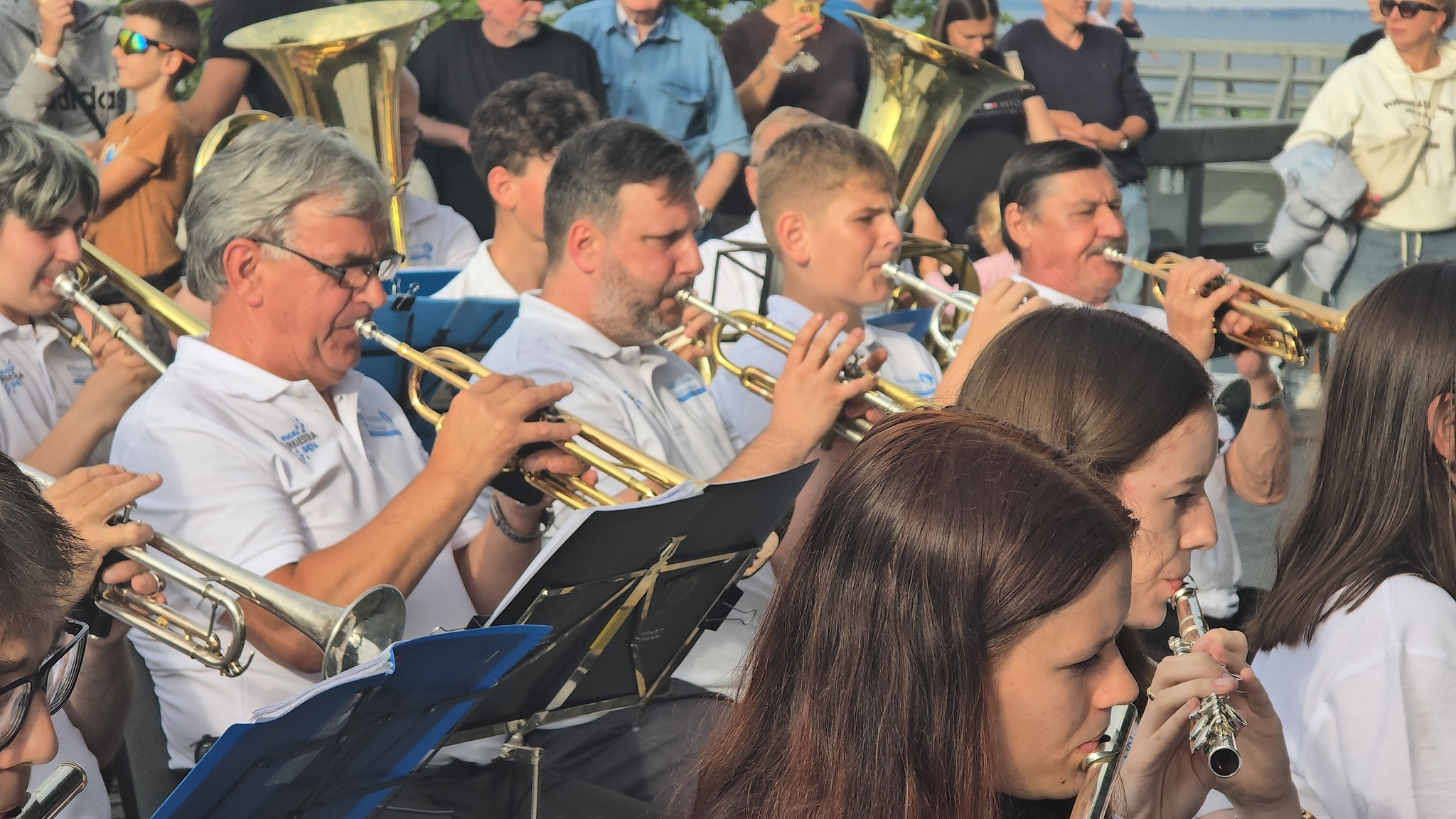Sekcja dęta podczas koncertu plenerowego